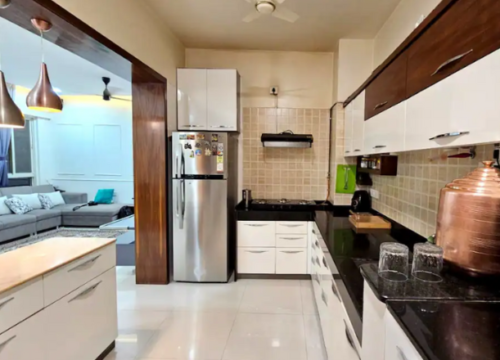 Full kitchen